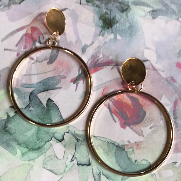 New! Gold Geometric Earrings - Picture 3 of 8